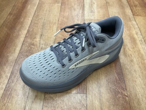 ブルックス 新作